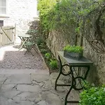 Дом отдыха Hillside House *