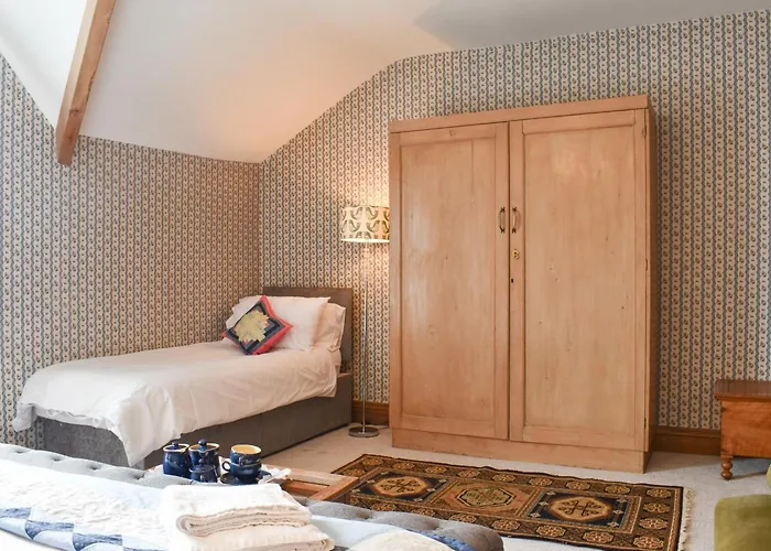 度假居 Hillside House *